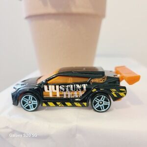Hot Wheels '12 Ford Fiesta HW Stunt Team‎ Diecast Car Toy Vehicle
